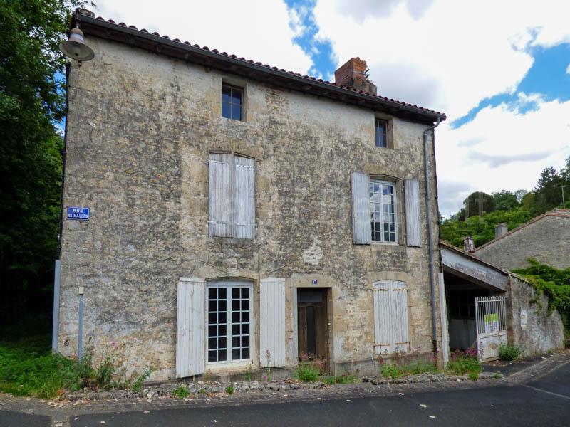 Belle maison en pierres à rénover