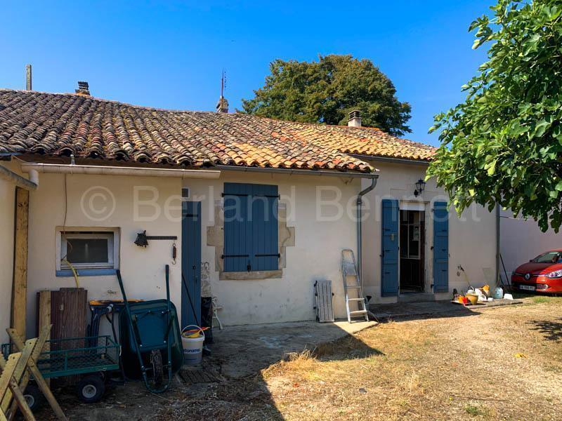 Ensemble de 2 maisons avec dépendances et terrain