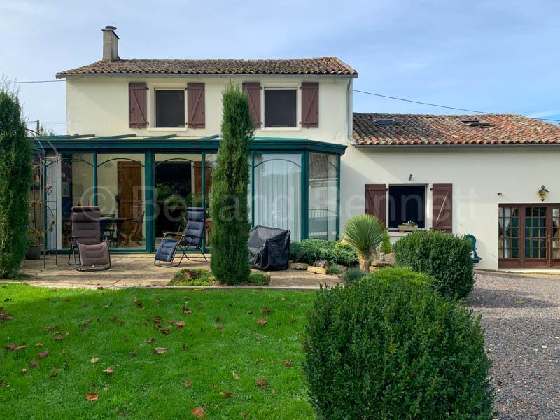 Belle maison avec piscine couverte et grange